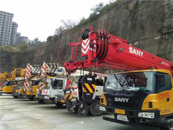 南雄市吊车出租按什么计费？台班费、单次费、里程费怎么算？